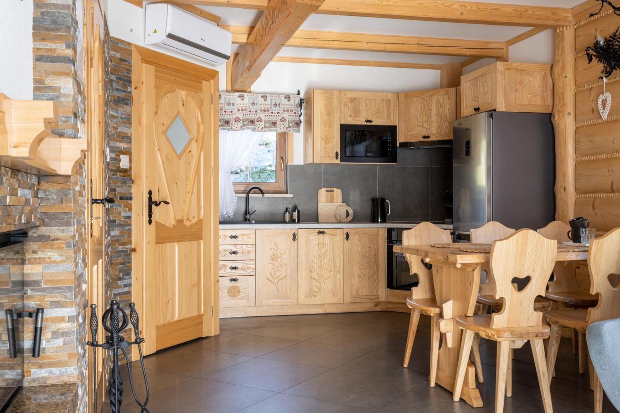 Lux-house & Jacuzzi Sauna *