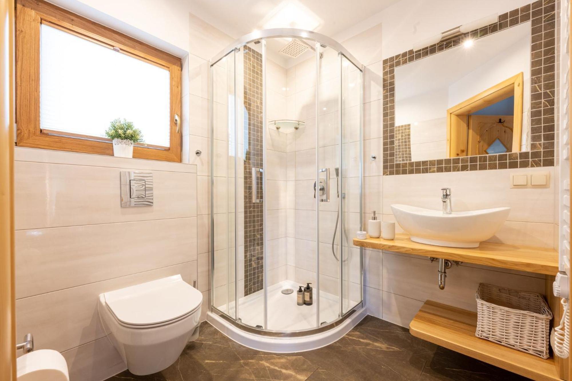 Lux-house & Jacuzzi Sauna Chalet *