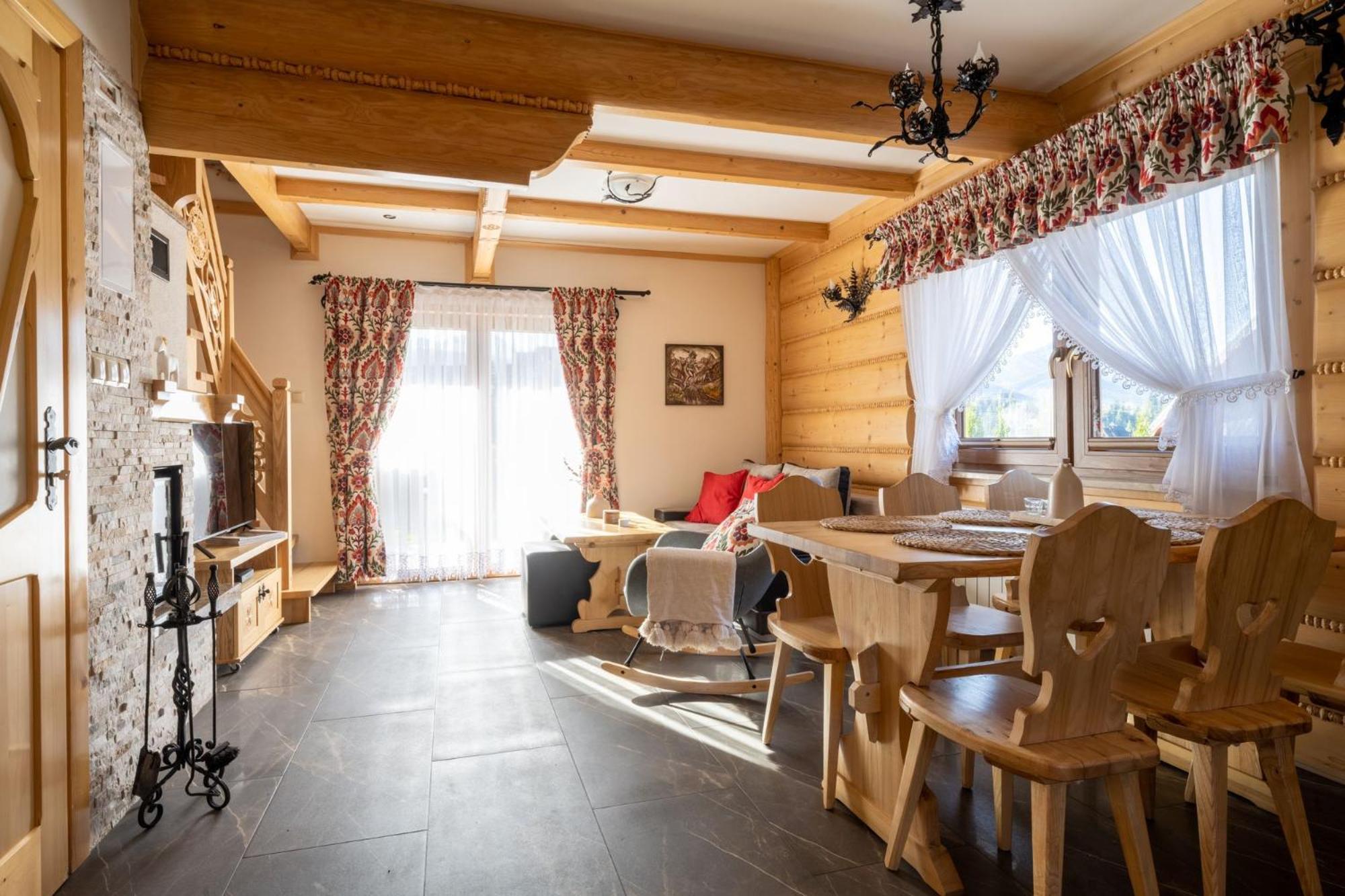 Lux-house & Jacuzzi Sauna Chalet
