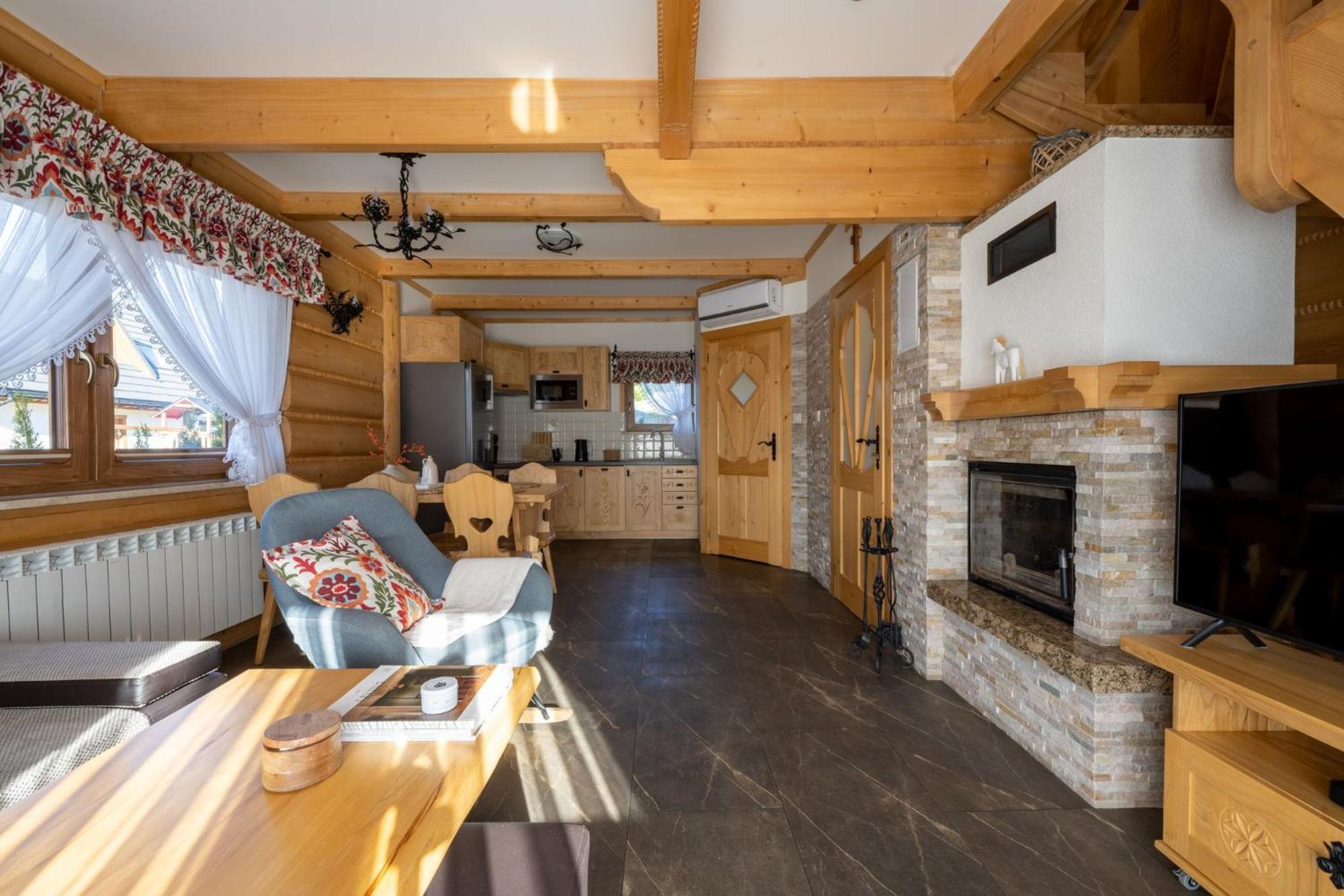 Lux-house & Jacuzzi Sauna Chalet
