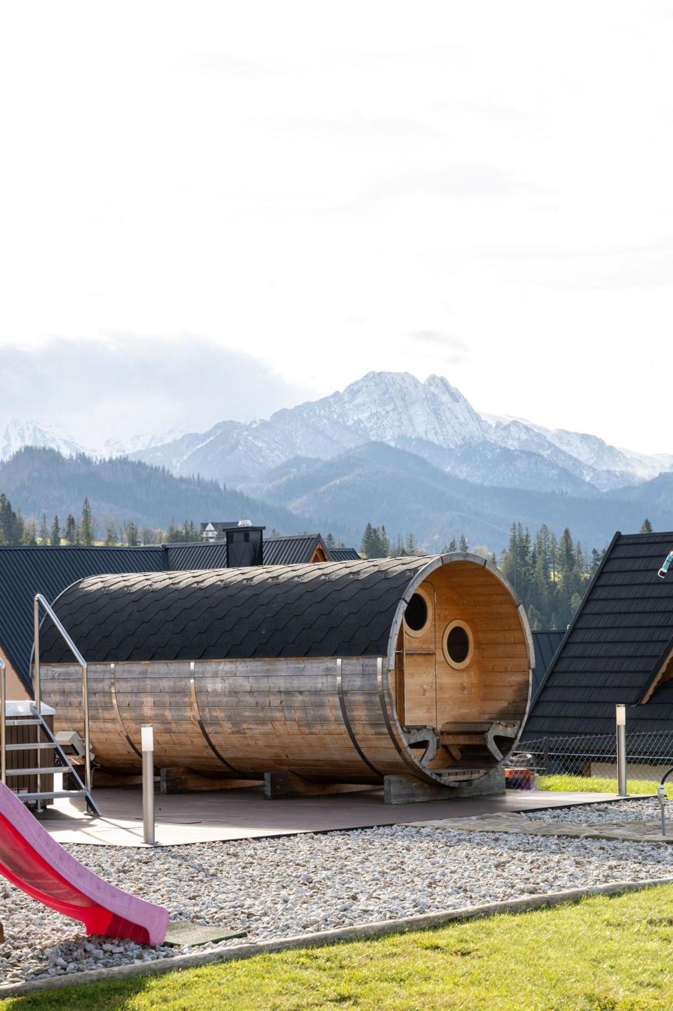 Lux-house & Jacuzzi Sauna Chalet *